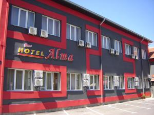 Budynek, w którym mieści się hotel