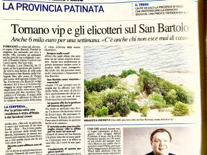 een krantenknipsel van een krantenartikel met een kop bij Villa Antares in Pesaro