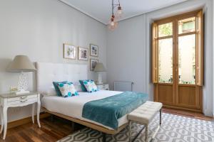 Photo de la galerie de l'établissement Gran Via 3 by Forever Rentals, à Bilbao