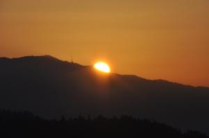 Alba o tramonto visti dall'interno del bed & breakfast o dai dintorni