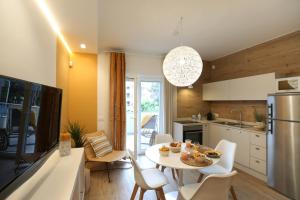 A kitchen or kitchenette at Amor di Casa