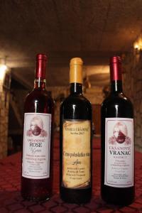 Studio and winery Kalimut的酒水