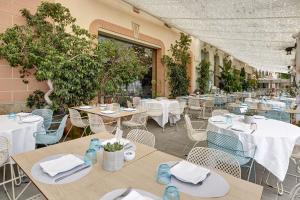 En restaurang eller annat matställe på Sercotel Kalma Sitges