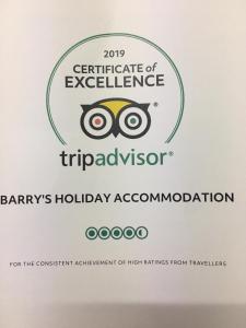 Certificato, attestato, insegna o altro documento esposto da Net Net Holiday Home