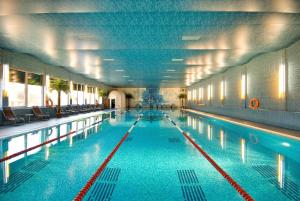 Bazén v ubytování Апарт готель Aqua Paradise Совіньйон nebo v jeho okolí