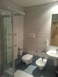 Koupelna v ubytování Albergo Costantini