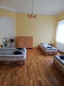 Posteľ alebo postele v izbe v ubytovaní Apartmány pod Divadlem