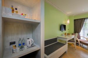 Кухня или мини-кухня в Aonang Villa Resort I Beach Front
