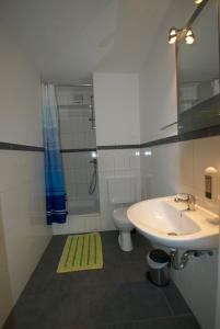 Ванна кімната в Flensbed Hotel & Hostel