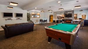 a billiard room with a pool table at Best Western Plus Liberty Lake Inn in Spokane Valley