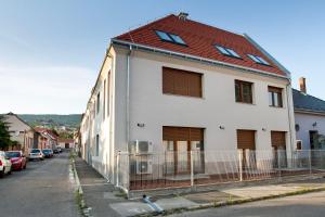 Budova, v ktorej sa apartmán nachádza