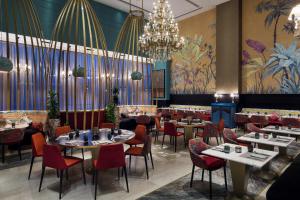 Restaurace v ubytování Mövenpick Hotel Tahlia Jeddah