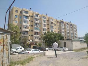 Το κτήριο όπου στεγάζεται  το δωμάτιο σε οικογενειακή κατοικία