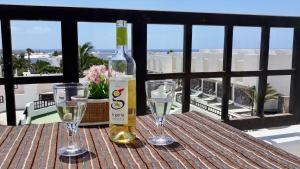 A balcony or terrace at Aqua Apt Sunrise & Sea Views