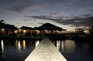 Permandangan sungai dekat dengan hotel