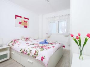 Cama o camas de una habitación en Apartment Apartamentos Pueblo Valleverde by Interhome