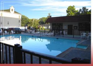 Πισίνα στο ή κοντά στο Cerca Del Mar Motel