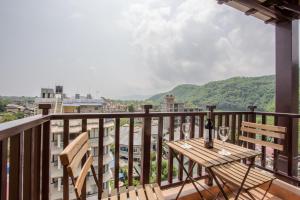 Pemandangan gunung umum atau pemandangan gunung yang diambil dari hotel