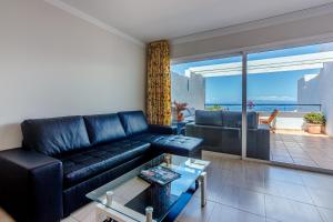 Ein Sitzbereich in der Unterkunft Apartment with ocean view in Costa Adeje