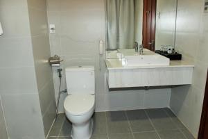 Koupelna v ubytování SKY HOTEL