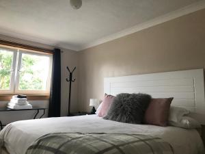Posteľ alebo postele v izbe v ubytovaní “A Wee Pad in Dunfermline”