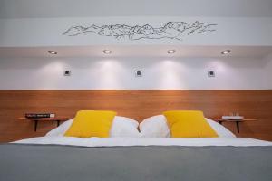 Cama ou camas em um quarto em House of Adventure - The Base to explore Slovenia