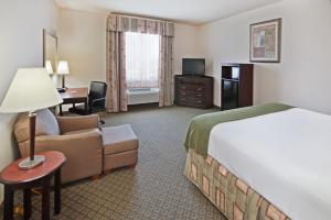 Galeriebild der Unterkunft Holiday Inn Express Hotel and Suites Corsicana I-45 by IHG in Corsicana