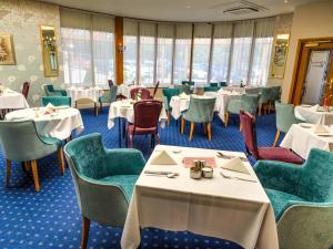 Гостиная зона в Langstone Cliff Hotel
