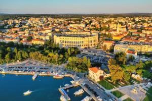 A bird's-eye view of Apartments Dream in Arena 2 Pula Center FREE PARKING