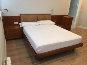 A bed or beds in a room at San Juan by Basquelidays
