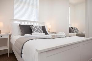Imagen de la galería de Francis Heights - Modern 2 double bedroom apartment in Southsea, Portsmouth, en Portsmouth
