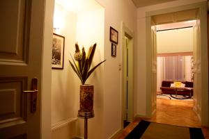 A seating area at The Fashion Street Apartment