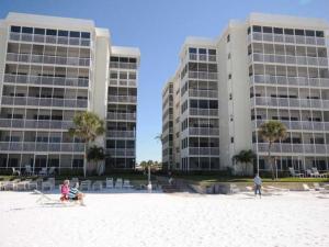 Gallery image of Crescent Arms Condominiums in Siesta Key