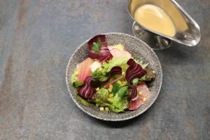 Makanan di atau berdekatan hotel