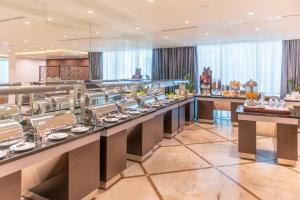 Makanan di atau berdekatan hotel