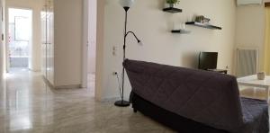 TV a/nebo společenská místnost v ubytování Galini Apartment