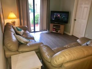 TV a/nebo společenská místnost v ubytování St. Augustine Ocean & Racquet Resort