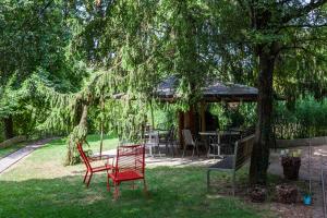 Aed väljaspool majutusasutust Bergwerksilo Herznach