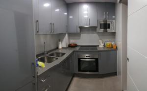 Cuisine ou kitchenette dans l'établissement Apartment 202 Parque Miraflores Mijas Costa