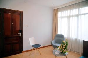 Khu vực ghế ngồi tại Dai A Hotel