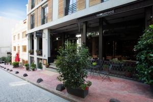 Bangunan di mana terletaknya hotel