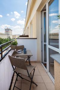 Balkón alebo terasa v ubytovaní Apartments City Center by Noclegi Renters