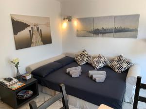 Зона вітальні в John Sea Suites