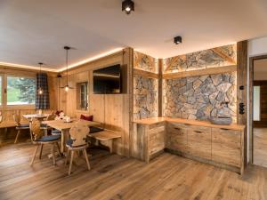 Gallery image of Waidacherhof Apartments in Braies