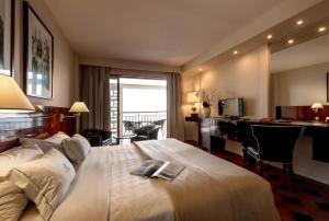 Cama ou camas em um quarto em Algarve Casino Hotel