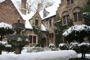 Afbeelding uit fotogalerij van Guest House Nuit Blanche in Brugge