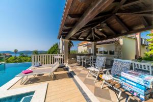 Bazén v ubytování Villa La Vagabonda Apartment nebo v jeho okolí