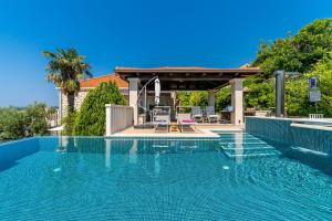 Bazén v ubytování Villa La Vagabonda Apartment nebo v jeho okolí