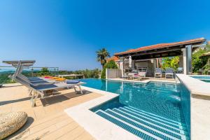 Bazén v ubytování Villa La Vagabonda Apartment nebo v jeho okolí