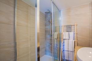 Koupelna v ubytování Apartmani Kraj mora